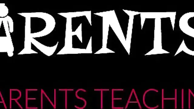 milf enjoys getting her man′s big cock🍆 sucked by a tattooed teen