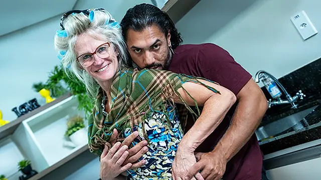 Senior lady′s powerful butt🍑-fun