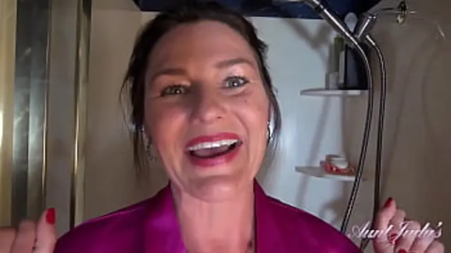 All-Natural 50yo Mature Wife Joana Squirrels Her Hairy Pussy🌮️ In The Shower🚿