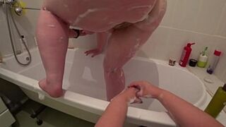 Lesbian fucks mature milf in the bathroom, PAWG