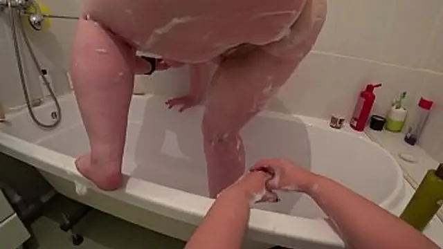 Seductive adult woman in the bathroom — PAWG