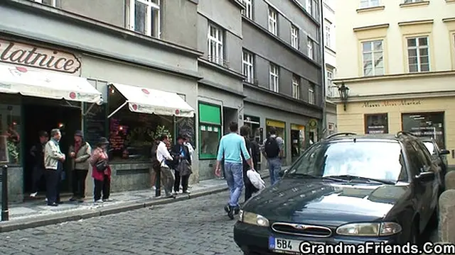 Picked up milf enjoys dual penetration