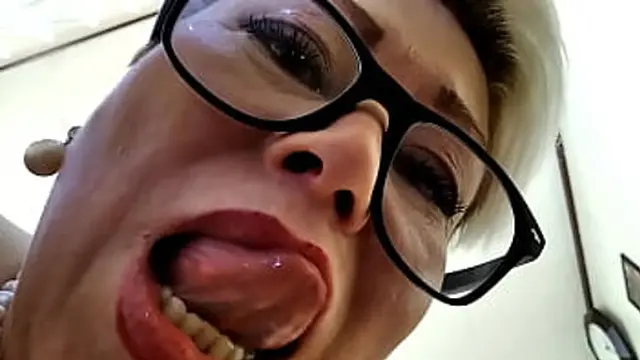 Deep Fucks &mdash;  Spanks & Cocks: Mrs All Holes &mdash;  Mature Slut Livecams!